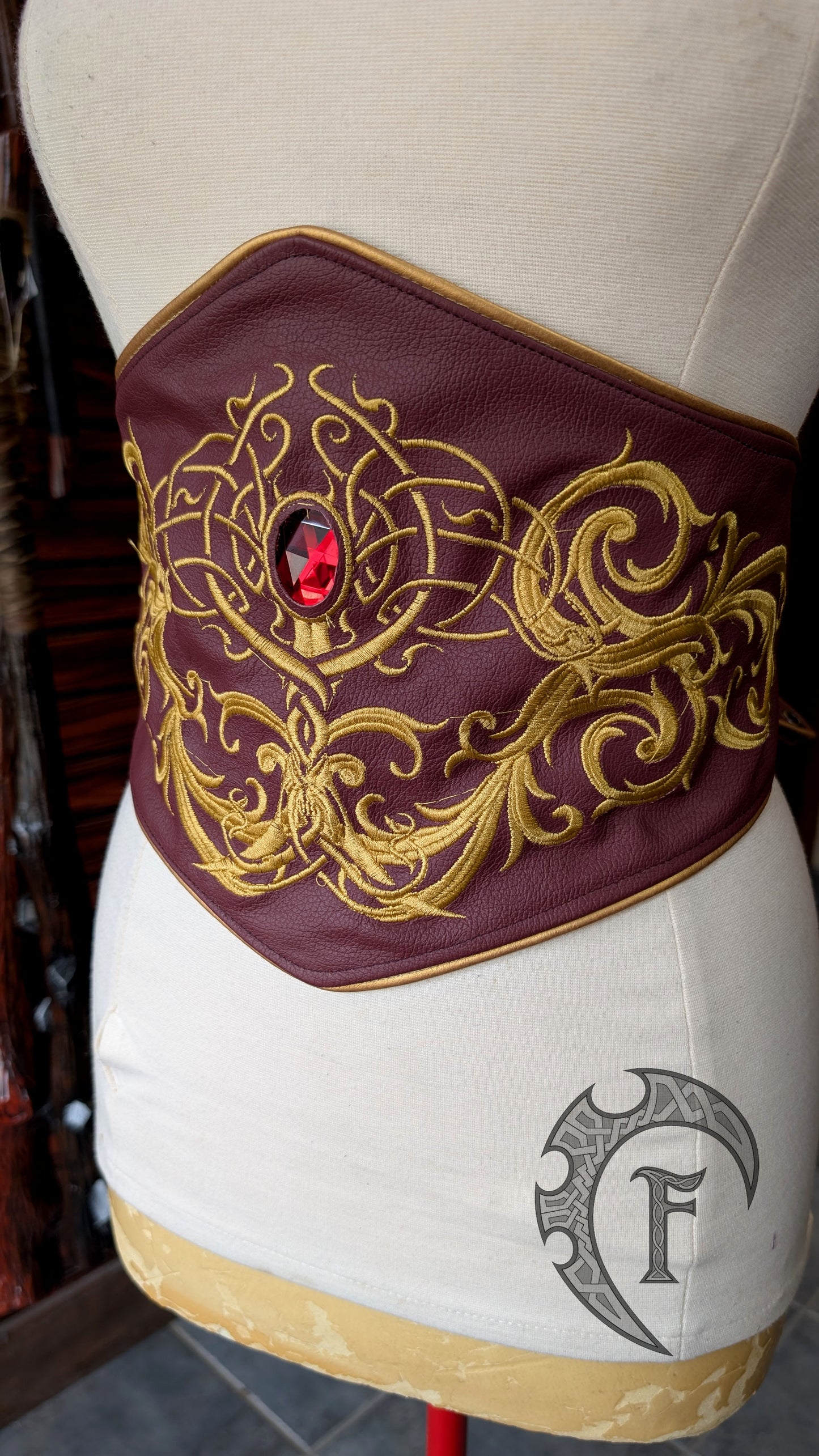 Elven embroidered belt