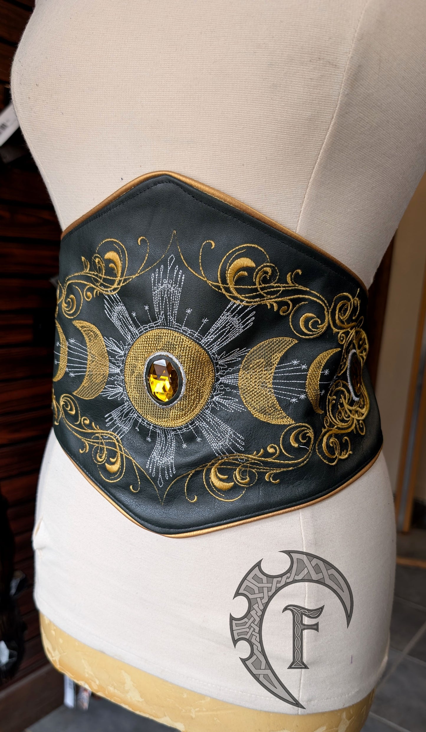 Moon embroidered belt